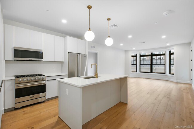 Building Photo - 695 Merrick Ave