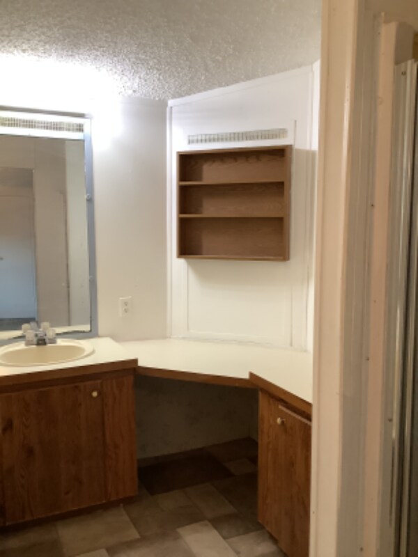 Building Photo - 9590 SW McAdoo Rd