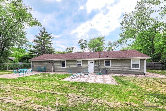 Building Photo - 1108 Karner Dr