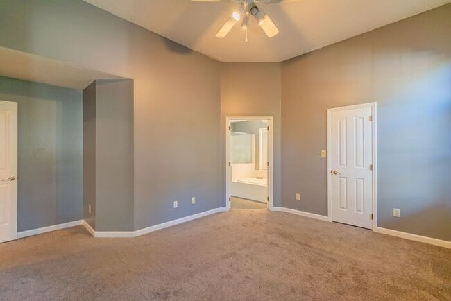 Building Photo - Beautiful 4-bedroom 2.5 bath home in desirable Brownes Ferry subdivision