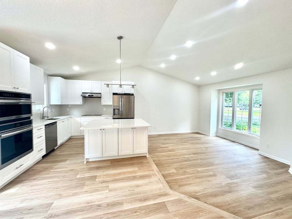 Building Photo - 1084 Hummingbird Ln