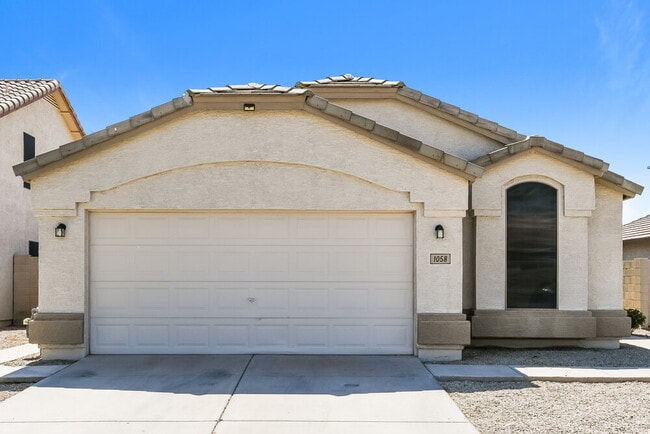 Building Photo - 1058 S Sierra St
