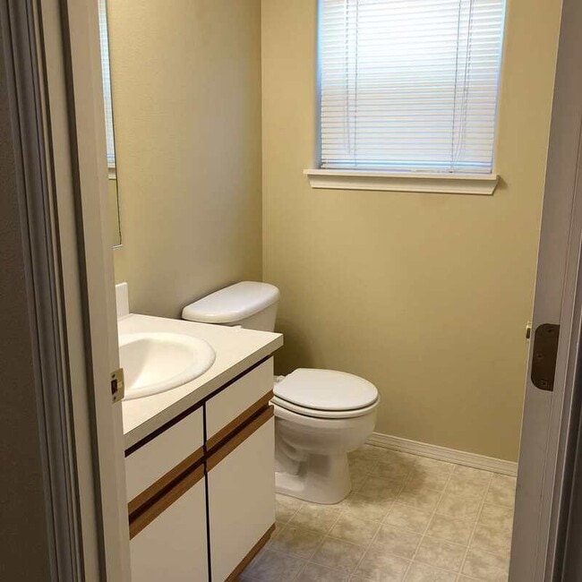 Building Photo - 1973 SW Canyon Dr