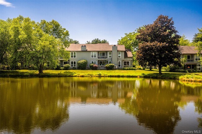 Building Photo - 21 Pond Dr W