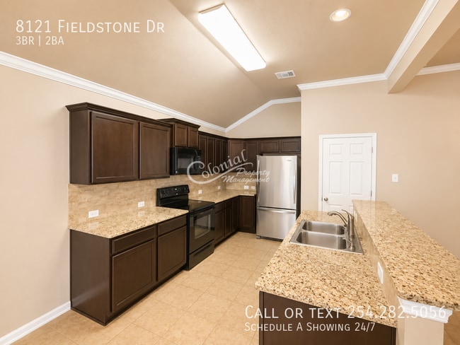 Building Photo - 8121 Fieldstone Dr