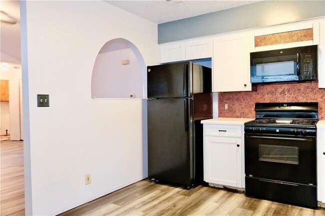 Building Photo - 12808 Irongate Ave