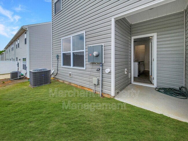 Building Photo - 1322 Wunder Way