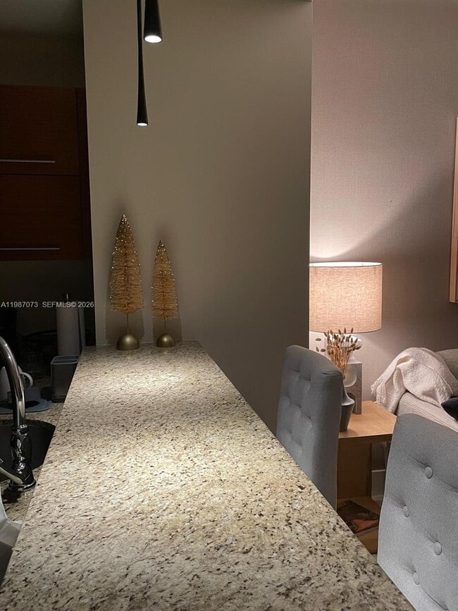 Building Photo - 2641 N Flamingo Rd