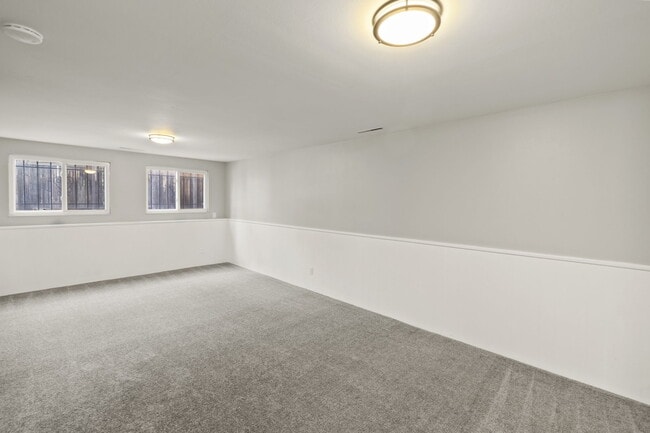 Building Photo - 2022 Northglen Dr