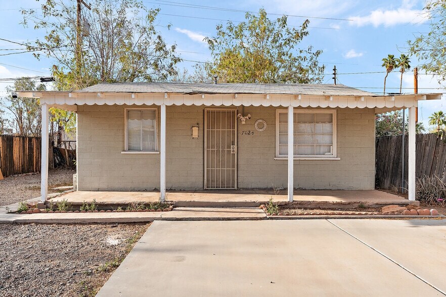 Building Photo - 639 W Pepper Pl