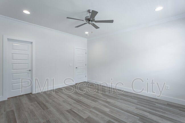 Building Photo - 1886 Young Rd SE