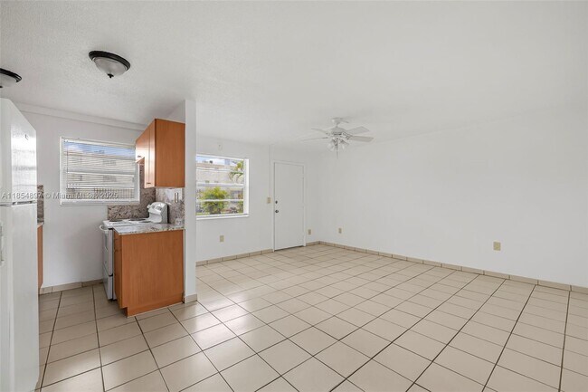 Building Photo - 6270 W Flagler St