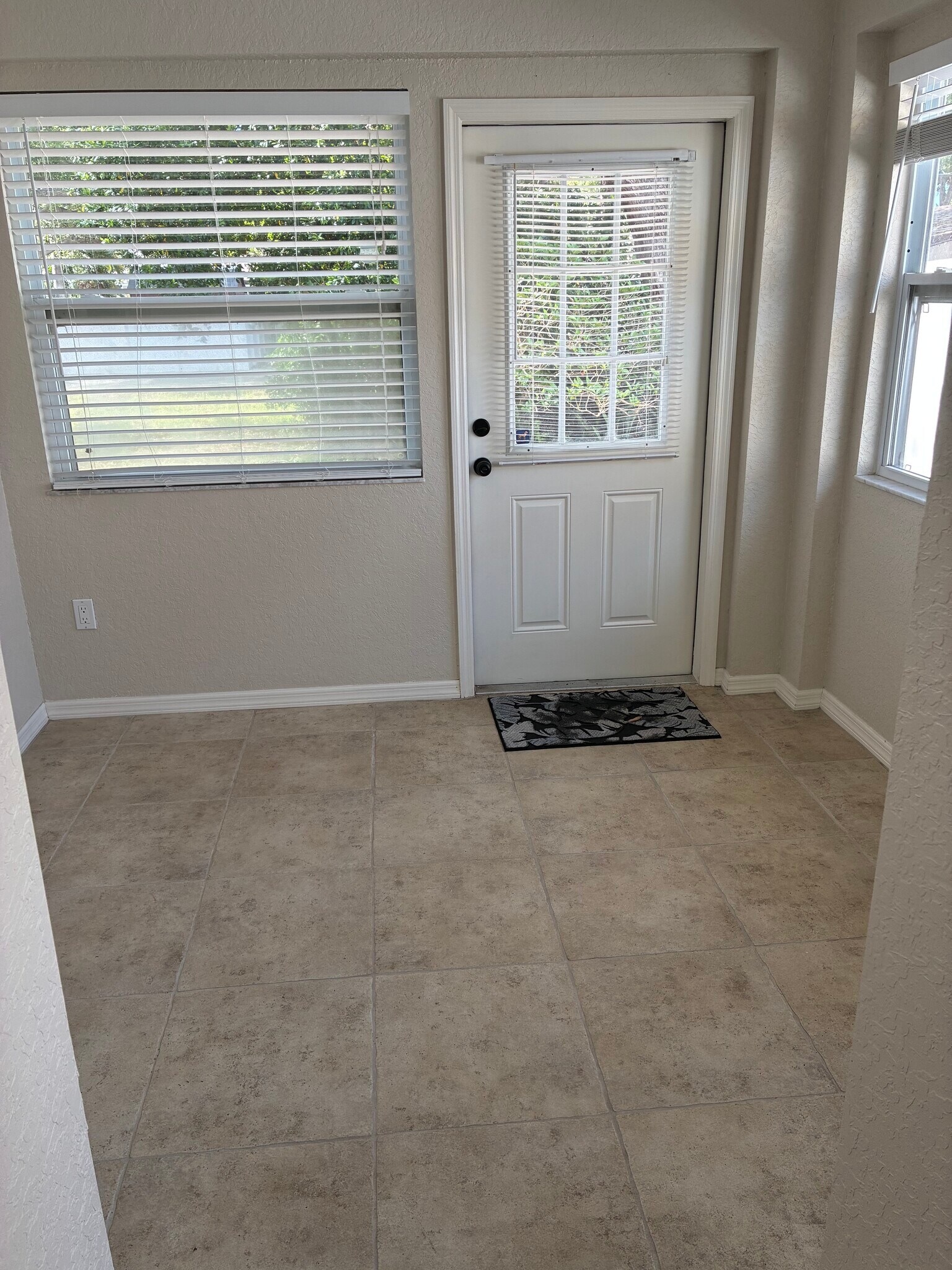 office/sunroom - 423 Wildwood Way