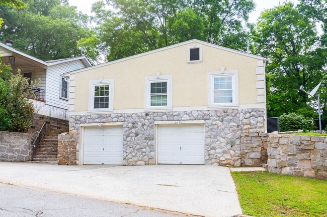 Primary Photo - 4-Bedroom Rental in Prime Hapeville Location