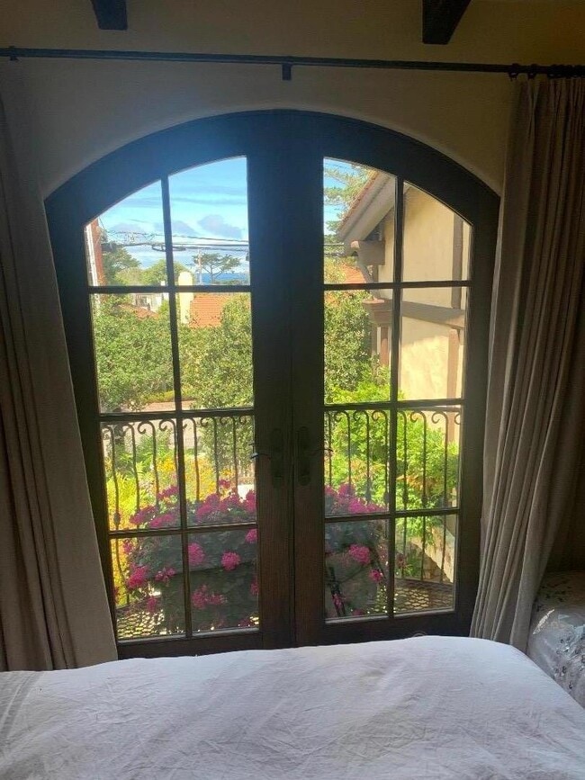 Building Photo - 0 Carmelo St