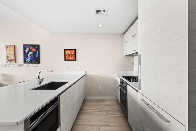 Building Photo - 1300 S Miami Ave