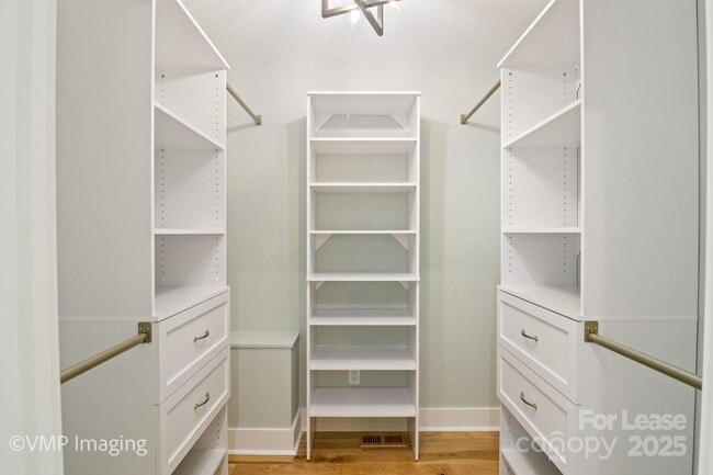 Building Photo - 449 Windward Dr