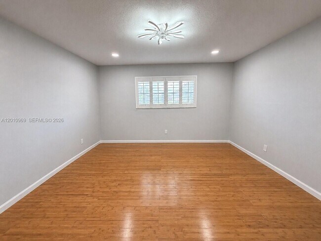 Building Photo - 2461 SW 82nd Ave