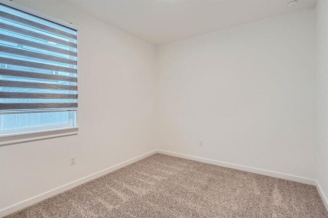 Building Photo - 112 Cupreata Ln