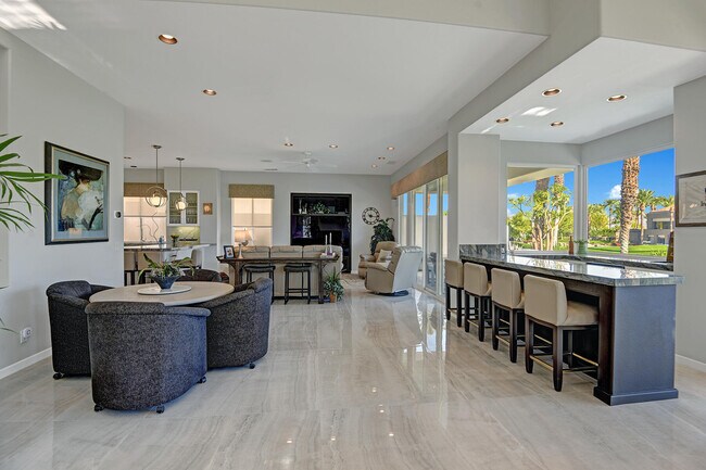 Building Photo - 336 Tomahawk Dr