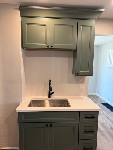 Building Photo - 301 Holland St