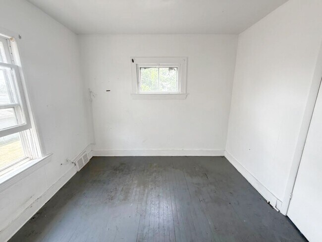 Building Photo - 4822 E 84th St