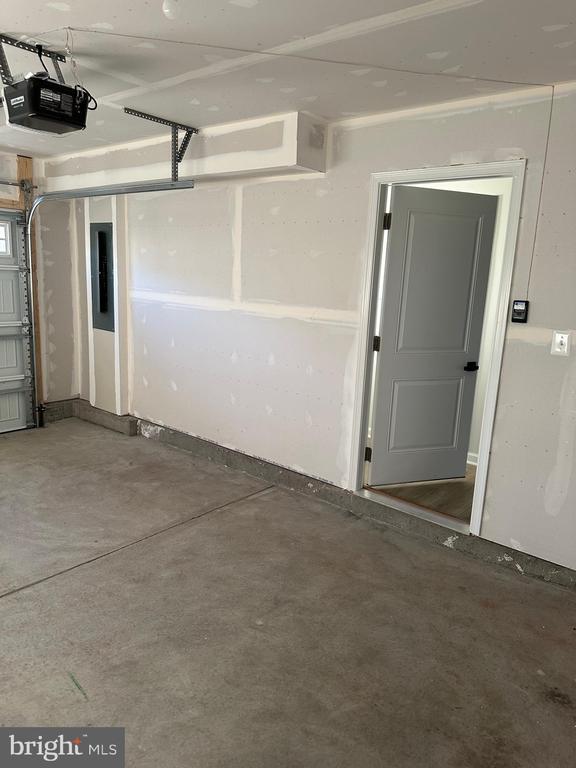 Building Photo - 645 Laurelwood Cir