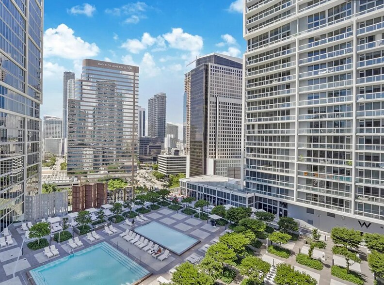 Building Photo - 475 Brickell Ave
