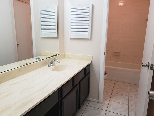 Building Photo - 1326 Blue Diamond Dr