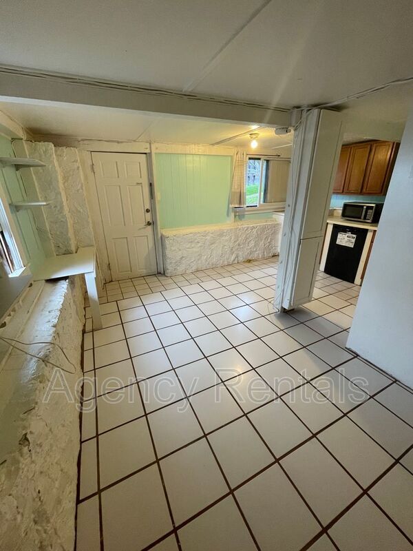 Building Photo - 4342 Sierra Dr
