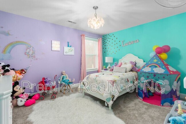 Building Photo - 1103 Magenta Way