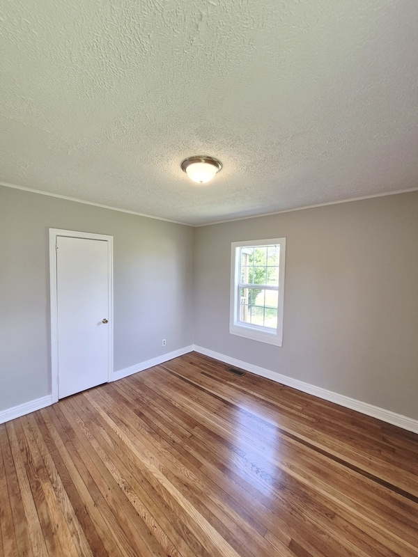 Building Photo - 2917 Creighton Rd