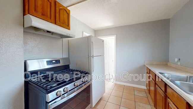 Building Photo - 6621 Bancroft Ave