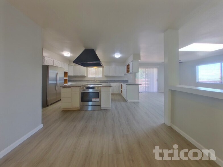 Building Photo - 3310 Heights Dr