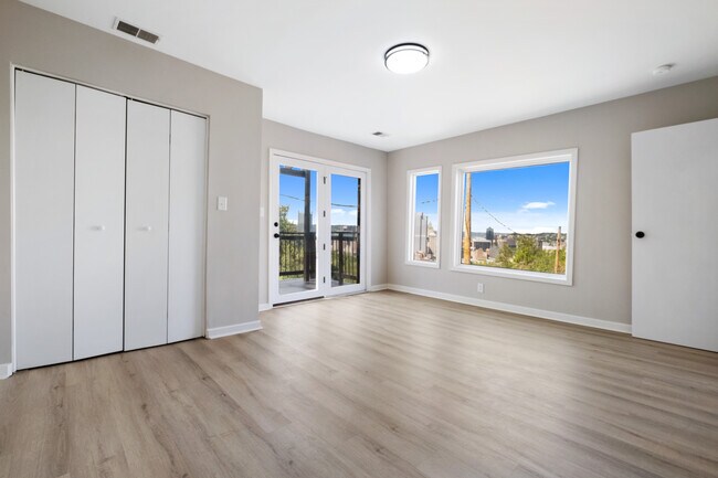 Building Photo - 451 Neff St