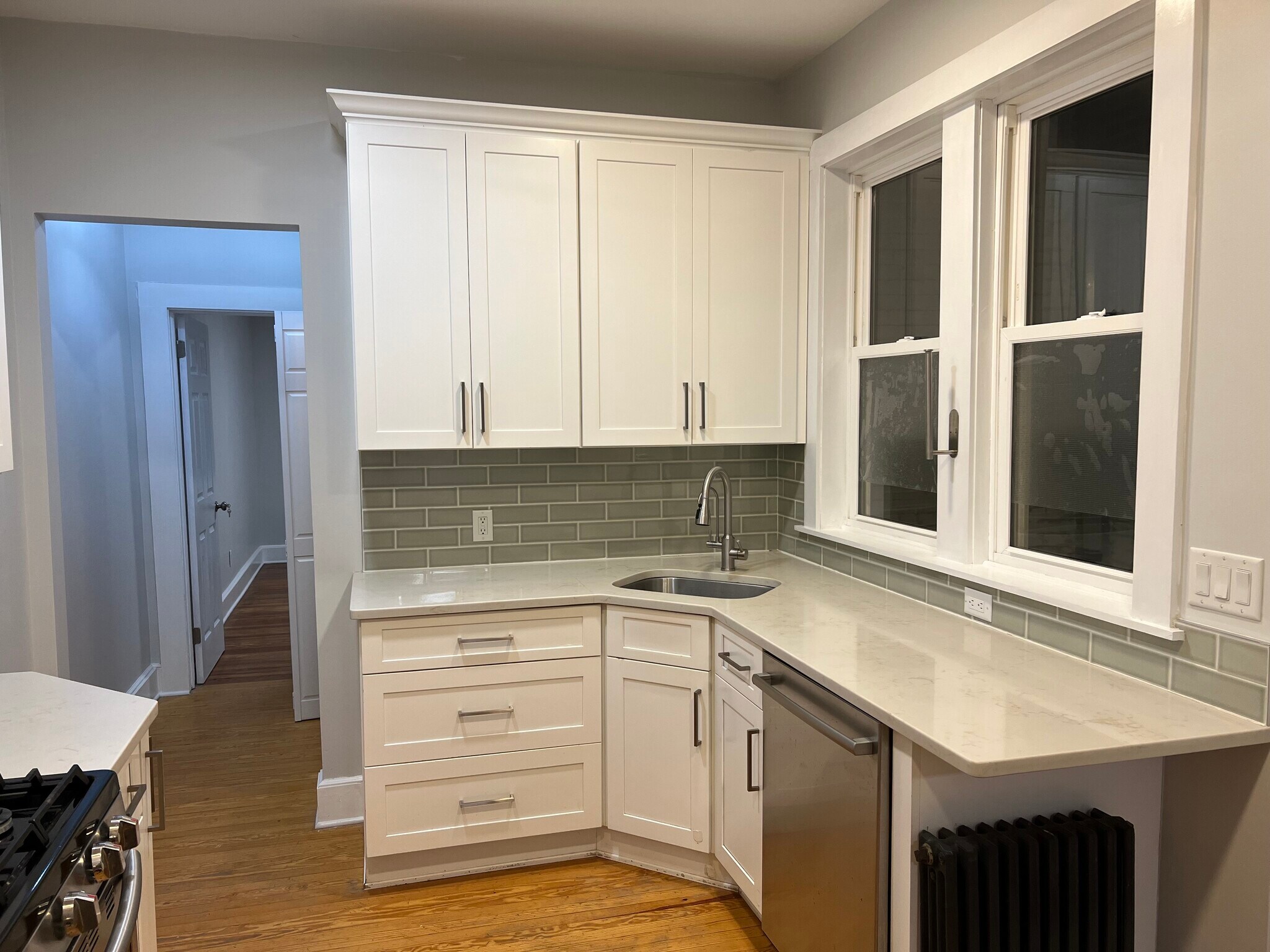 Building Photo - 40 Nichols St