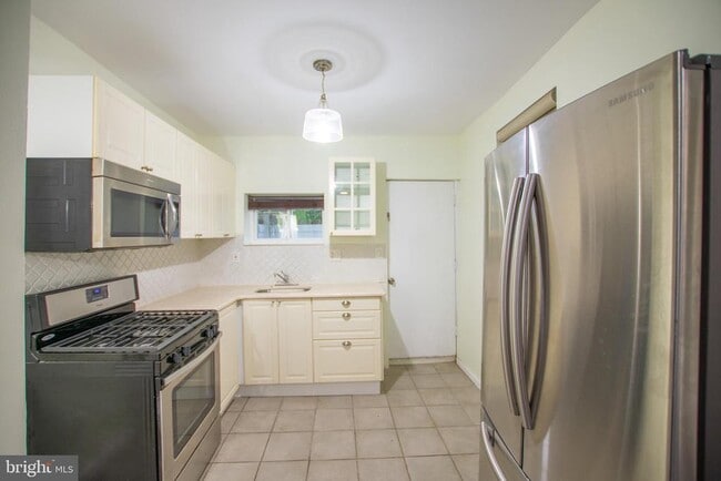 Building Photo - 2043 Gerritt St