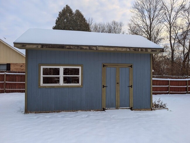 Building Photo - 4 Bedroom Beavercreek Home - AVAILABLE NOW!