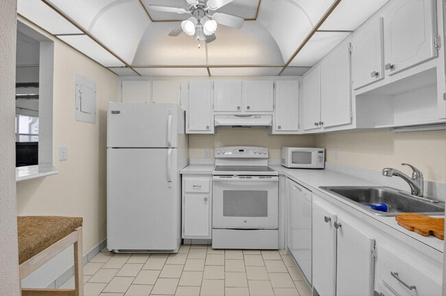 Building Photo - 359 Saxony Trail