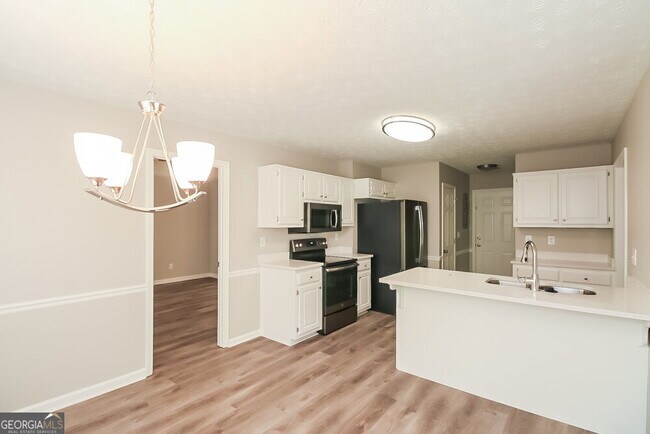 Building Photo - 1530 Range Heights Terrace