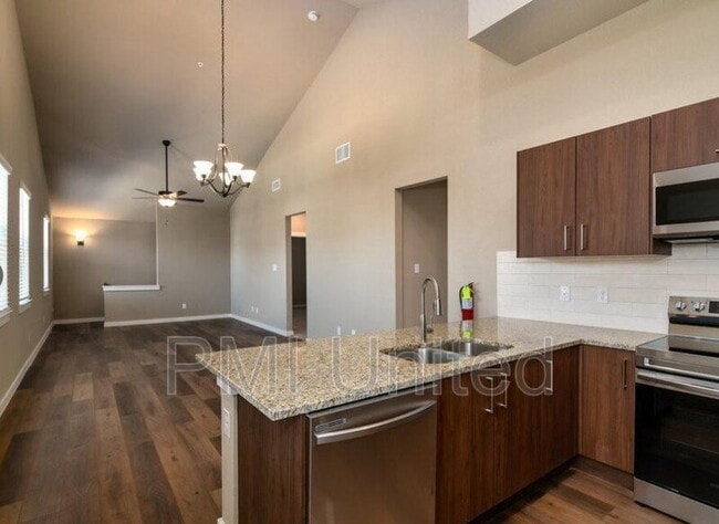 Building Photo - 649 Harvest Moon Dr