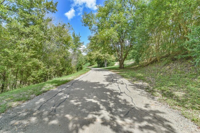 Building Photo - 11826 Cedar Pass Dr
