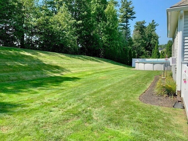 Building Photo - 33 Brunelle Dr