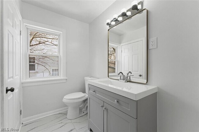 Building Photo - 3406 Henderson Rd