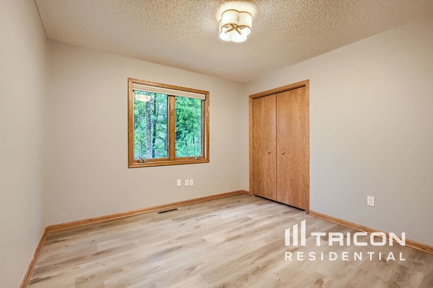 Building Photo - 54 Rosewood Dr