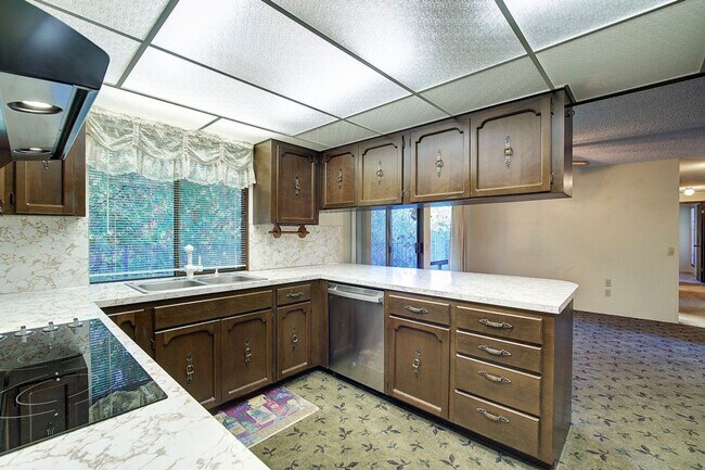 Building Photo - 3Bd/2.75Ba Maple Valley House