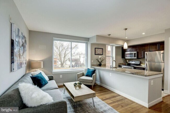 Building Photo - 420 16th St SE