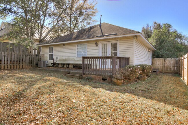 Building Photo - Great Ranch Near Augusta National!