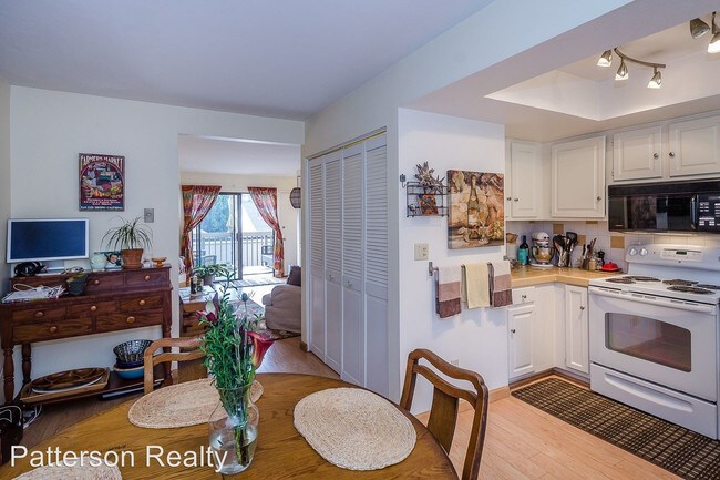 Building Photo - 2 br, 1 bath  - 750 Chorro #15