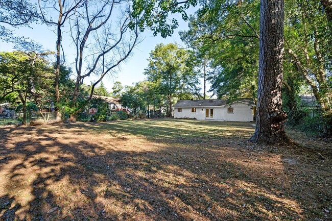 Building Photo - Gorgeous Fairhope Cottage!